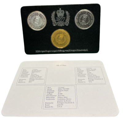 Остров Мэн набор из 3 монет по 1 крона 1977 25 лет правления Елизаветы II, в буклете KM 42, 42а, 42а серебро, серебро, медно-никель PROOF, UNC, UNC 7-5-1-23