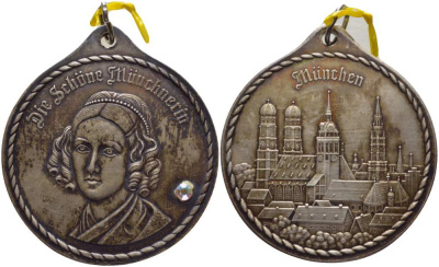 ГЕРМАНИЯ МЕДАЛЬ ND ГОРОД МЮНХЕН, ПРЕКРАСНОЙ МЮНХЕНКЕ (DIE SCH?NE M?NCHNERIN), ДИАМЕТР 42 ММ., СО СТРАЗОМ И КОЛЬЦОМ ДЛЯ НОШЕНИЯ белый металл 1071-10-42
