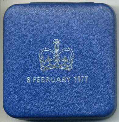 Джерси 25 пенсов 1977 25 лет правления Елизаветы II, в оригинальной коробке, с сертификатом KM 44а серебро PROOF 3-4-4-30