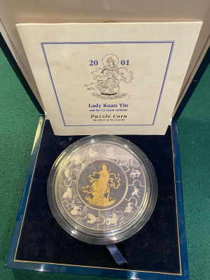 Либерия 40 долларов плюс 12 штук по 5 долларов 2001 леди Куан Янь и лунный календарь 1 килограмм, пазл серебро PROOF 14-01-01-03