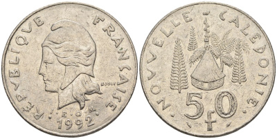 Французская Новая Каледония 50 франков 1992 хижина среди сосен и пальм, (IEOM) KM 13, Schoen 15, Lec 121 никель 4123-332