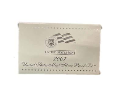 США полный годовой набор из 14 монет (1, 5, 10 (дайм) и 25 (квотер) центов; 1/2 (50 центов) и 1 доллар) 2007 в оригинальной упаковке с сертификатами KM 468, 381, 195a, A202b, 310, 396, 397, 398, 399, 400, 401, 402, 403 и 404 PROOF 5-4-1-18