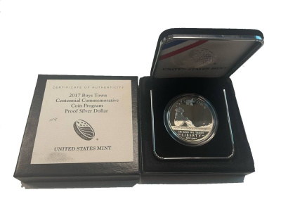 США 1 доллар 2017 P, 100 лет организации "Boys Town", в оригинальной коробке, с сертификатом KM 660 серебро PROOF 8-2-02-09