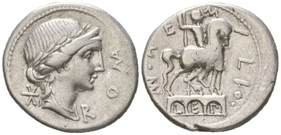 Римская Республика денарий 114-113 гг до н.э. монетарий Эмилий Лепид, ROMA, голова Ромы в диадеме/MN AEMILIO LEP, конная статуя на трехарочном постаменте, Рим, 3,85 гр Crawford 291/1 серебро 00-815-81