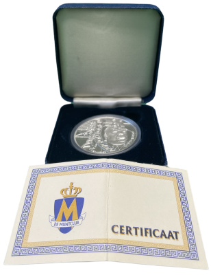 Нидерланды 20 евродолларов 2001 Альфред Хичкок (1899-1980), диаметр 39 мм., в коробке, с сертификатом серебро PROOF 3-4-3-45