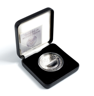 Фиджи 1 доллар 2012 серия Сокровища матери-природы, дымчатый кварц, в коробке, с сертификатом KM 453 серебро PROOF 1-4-3-04