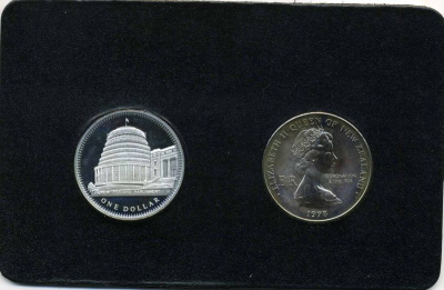 Новая Зеландия набор из двух монет по 1 доллару 1978 25 лет коронации Елизаветы II и открытие здания Парламента, в буклете KM 47, 47a серебро, медно-никель PROOF, UNC 7-4-54