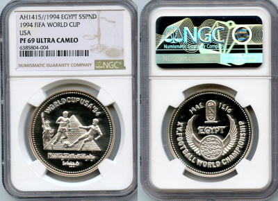 Египет 5 фунтов 1994 15 Чемпионат мира по футболу в США, игроки на фоне пирамид, в слабе NGC PF 69 ULTRA CAMEO, лучше качества 1 монета KM 736 серебро  PROOF  15-011-13