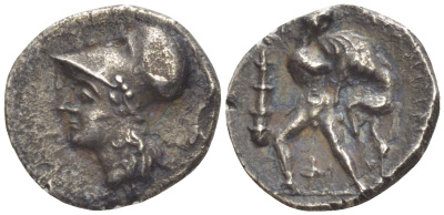 Калабрия, Тарент диобол 280-228 гг. до н.э. Голова Афины в коринфском шлеме / Геракл, борющейся с Немейским львом, рядом палица, 0,92 гр HN III 1064. Vlasto 1423 ff серебро    10-017-16