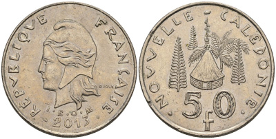Французская Новая Каледония 50 франков 2013 хижина среди сосен и пальм, (IEOM) KM 13a, Schoen 15a, Lec 128i медно-никель 4111-1116