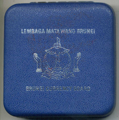 Бруней 10 долларов 1977 10 лет Брунейскому монетному двору, в оригинальной коробке, с сертификатом KM 21 серебро PROOF 3-4-4-18