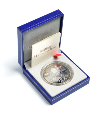 Франция 10 евро 2009 100 лет компании Бугатти, Этторе Бугатти, в оригинальной коробке, сертификат KM 1606 серебро PROOF 3-6-1-32