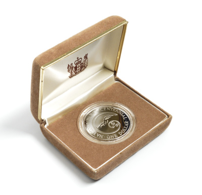 Новая Зеландия 1 доллар 1987 100 лет Национальному парку, Елизавета II (1952-2022), в оригинальной коробке KM 65а серебро PROOF 4-3-4-39