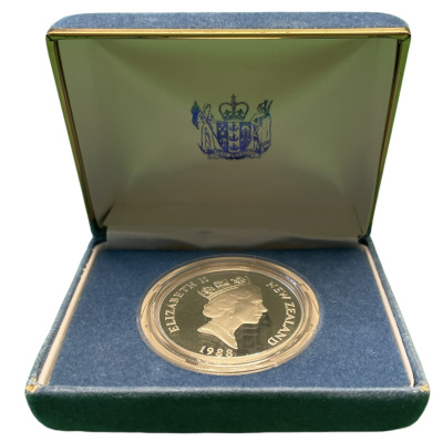 Новая Зеландия 1 доллар 1988 желтоглазый пингвин, Елизавета II (1952-2022) KM 66 a серебро PROOF 3-4-6-23