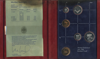 Нидерланды набор из 5 монет + жетон мондвора 1982 в оригинальной упаковке мондвора PROOF 5-4-1-91