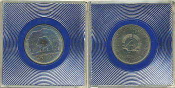 ГДР 5 марок 1982 A, Веймар, садовый домик Гете, в оригинальной упаковке KM 85 медь никель цинк UNC 1-4-4-19