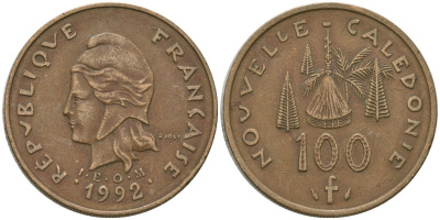 Французская Новая Каледония 100 франков 1992 хижина среди сосен и пальм, (IEOM) KM 15, Schoen 16, Lec 137 никель латунь 4140-641