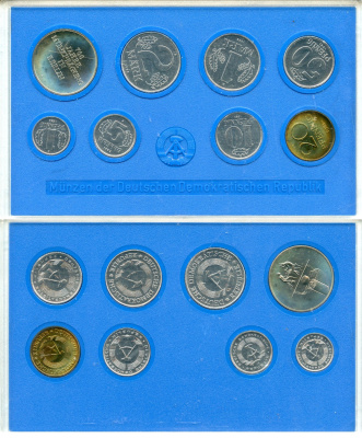 ГДР официальный набор из 7 монет + жетон 700 лет чеканки в Берлине 1982 тираж 4500 экземпляров, твердый пластик KM MS5 UNC 00-00