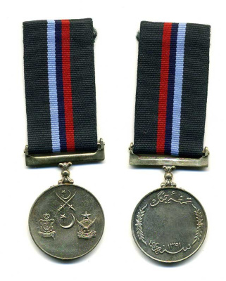 Пакистан медаль 1971 за военные действия, в Индо-Пакистанской войне, на колодке, с лентой 1-5-1-22