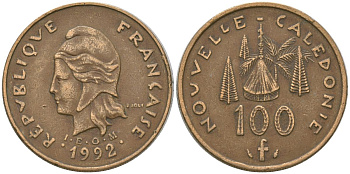 Французская Новая Каледония 100 франков 1992 хижина среди сосен и пальм, (IEOM) KM 15, Schoen 16, Lec 137 никель латунь 4140-723