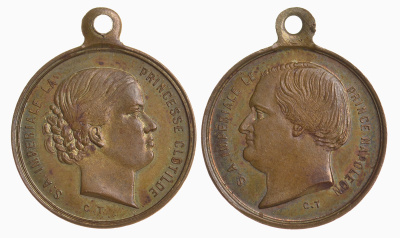 ФРАНЦИЯ МЕДАЛЬ 1879-1891 ИХ ИМПЕРАТОРСКИЕ ВЫСОЧЕСТВА, НАПОЛЕОН ЖОЗЕФ ШАРЛЬ ПОЛЬ БОНАПАРТ (ПРИНЦ ФРАНЦИИ) И ПРИНЦЕССА КЛОТИЛЬДА САВОЙСКАЯ,ДИАМЕТР 23 ММ., ВЕС 5,2 ГР. латунь 02-264-17